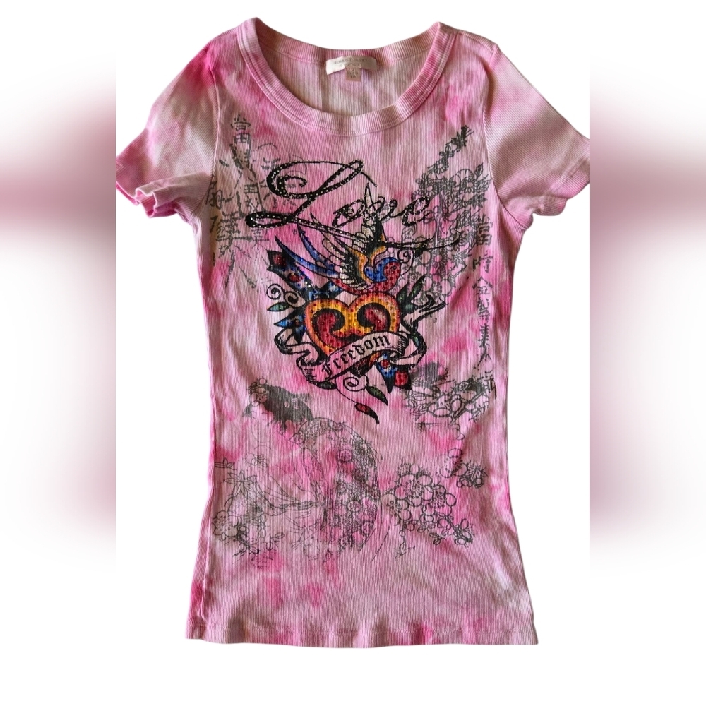 Romeo & Juliet Couture Pink Heart Graphic Tee Y2k With Rhinestone Details EUC